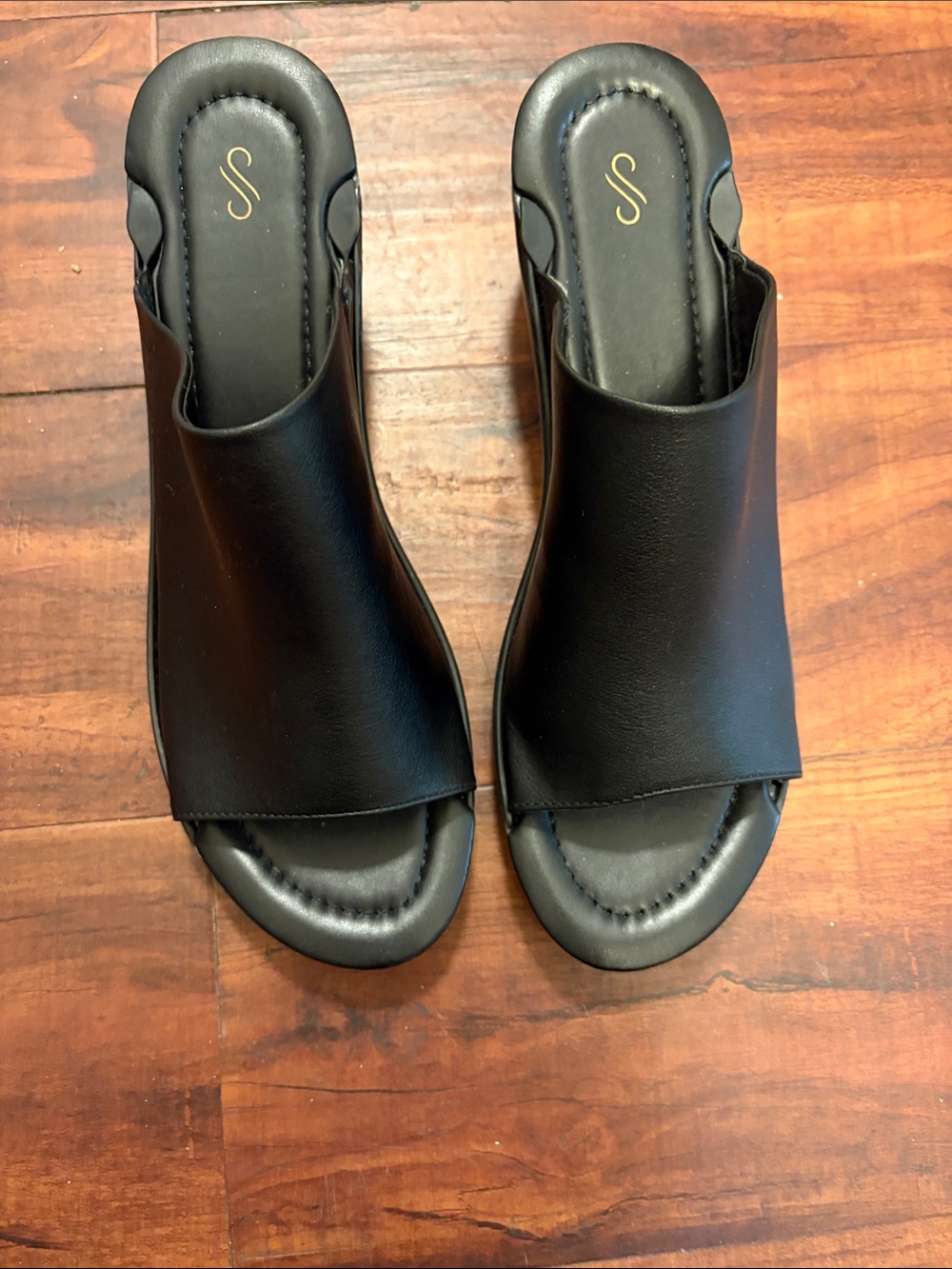 Comfort Slide Mules in Black by Unknown Brand